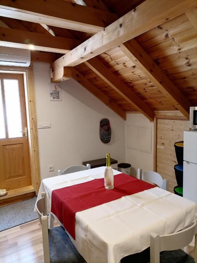 Apartman Tonka Оточац Екстер'єр фото